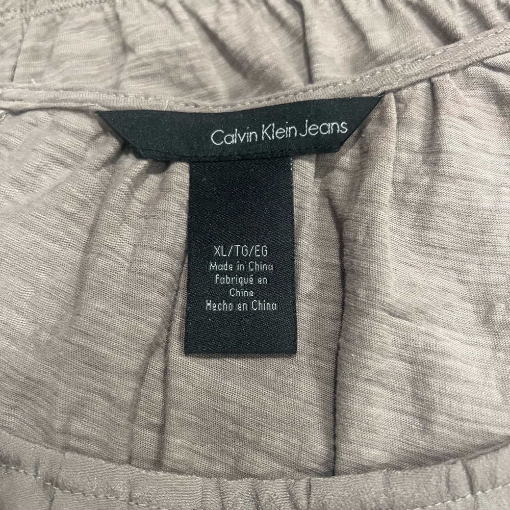 Calvin Klein top - Picture 3 of 4